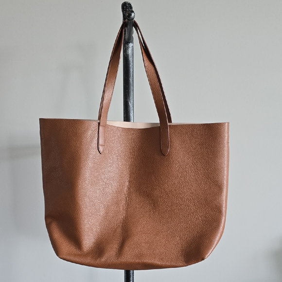Cuyana Handbags - Cuyana Light Brown Large Leather Tote